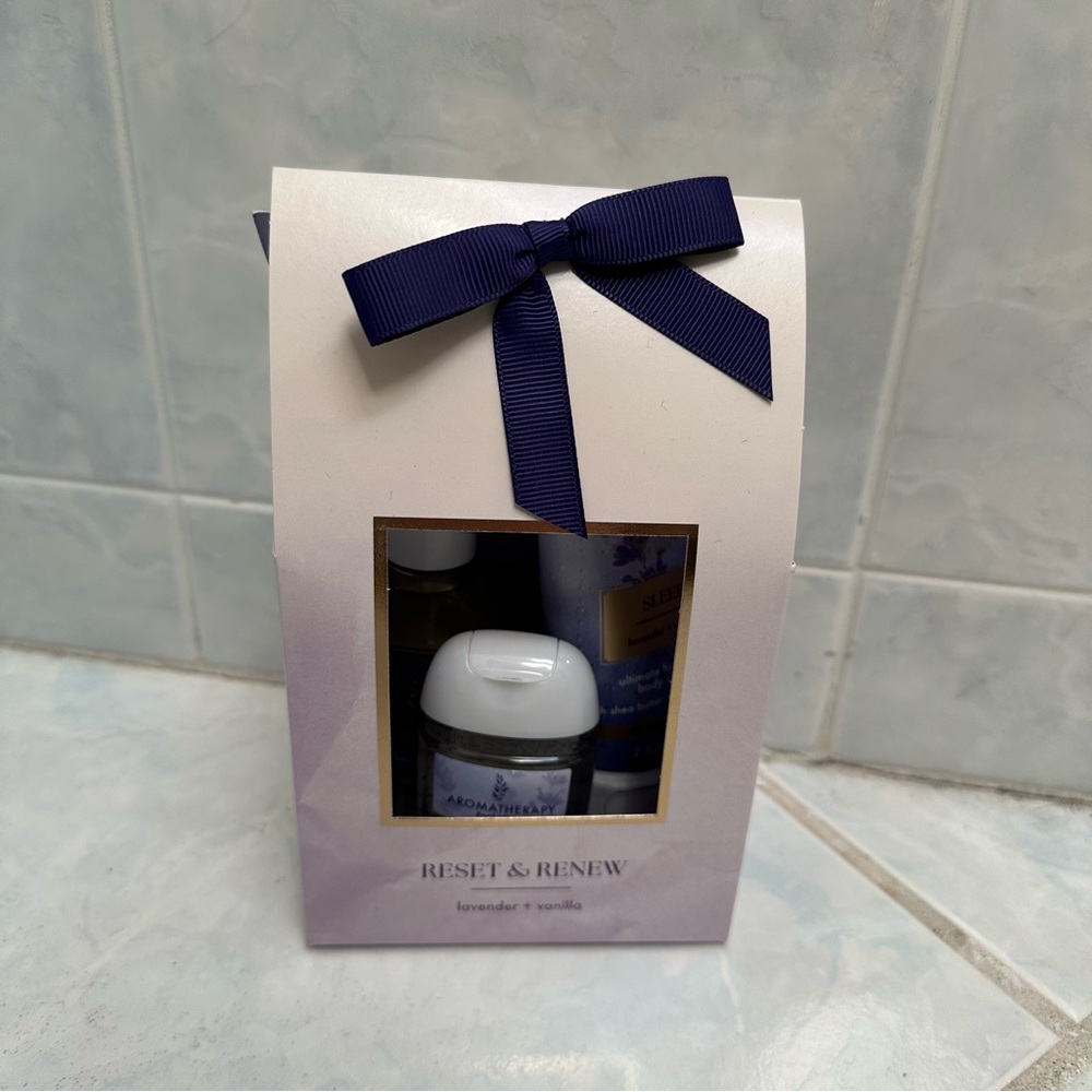 NWT Bath and Body Works Lavender Vanilla Mini Gift Set